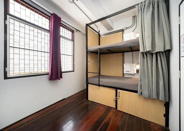 Hostal Oh - *